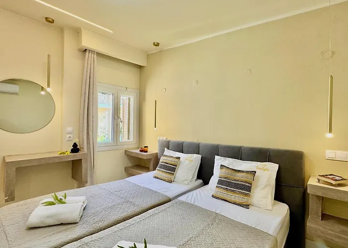 Sunray With Private Pool By Dadovillas Sidárion